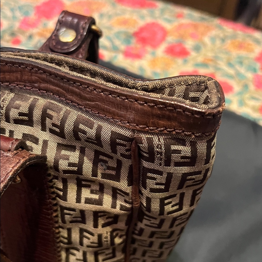 Beautiful Vintage Fendi Dark Brown Monogram Shoulder Bag💗 - Picture 11 of 17